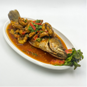 ปลากะพงทอดราดพริก (Snapper with Chili Sauce)