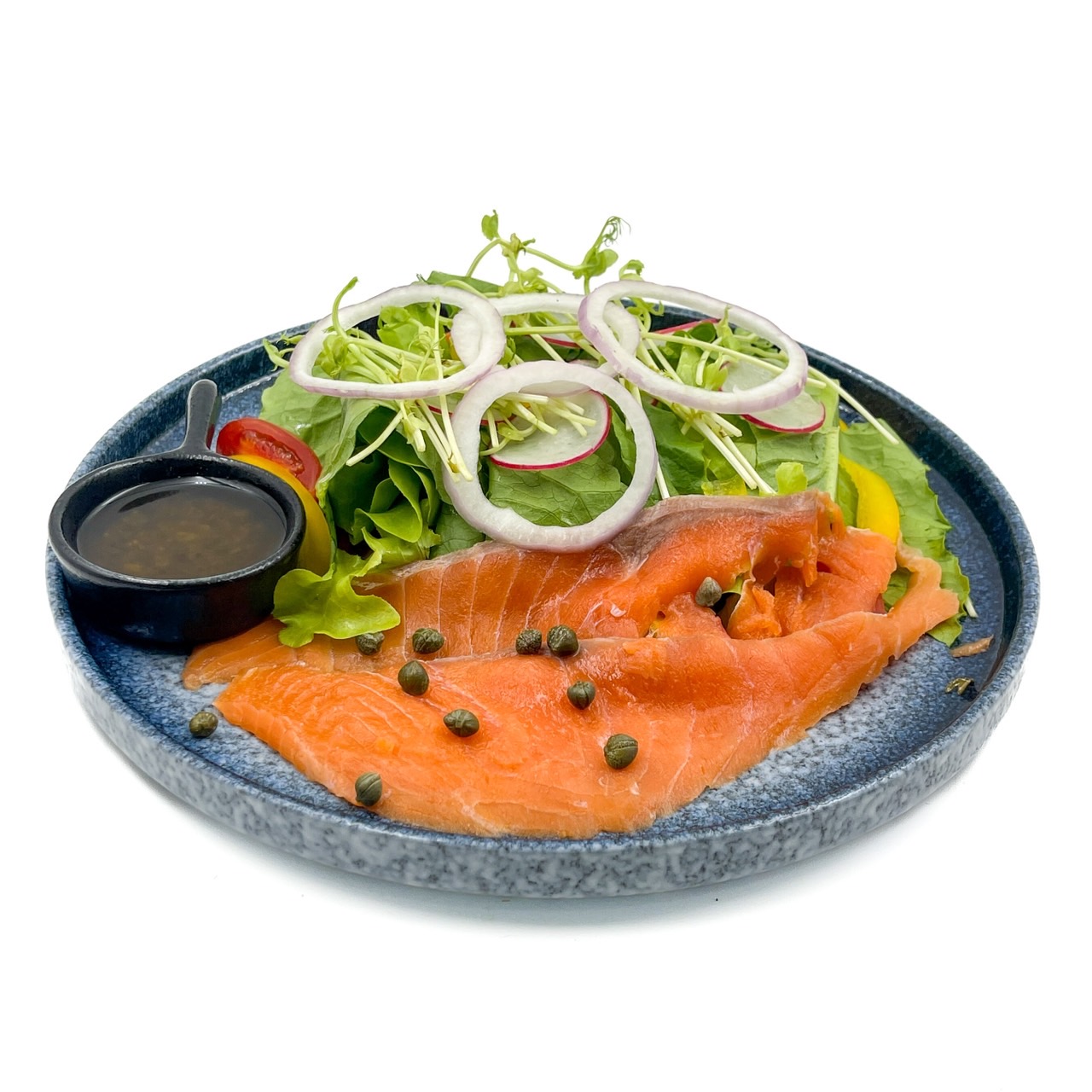 Smoked Salmon Salad (สโมกแซลม่อนสลัด)